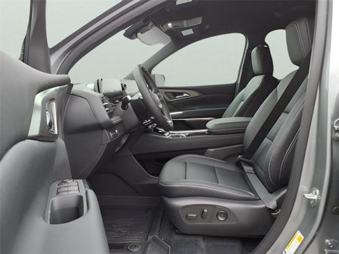 New 2026 Chevrolet Traverse LT w/ Midnight/Sport Edition image 16