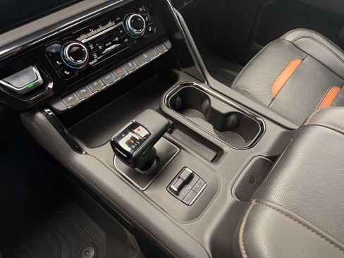 Used 2023 GMC Sierra 1500 AT4 w/ Technology Package AWD/4WD image 19
