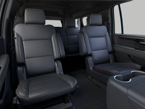 Used 2026 Chevrolet Suburban Premier AWD/4WD image 17
