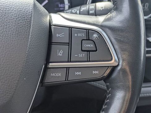 Used 2020 Toyota Highlander Limited FWD image 28