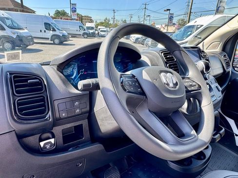 Used 2025 RAM ProMaster 3500 w/ Safety Group FWD image 16