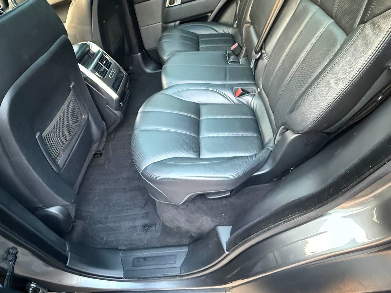 Used 2016 Land Rover Range Rover Sport SE AWD/4WD image 32