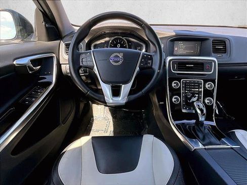 Used 2016 Volvo S60 T5 Cross Country Platinum AWD/4WD image 7