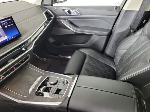 Certified 2024 BMW X7 xDrive40i image 23