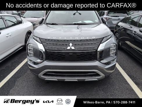 Used 2023 Mitsubishi Outlander SEL AWD/4WD image 2