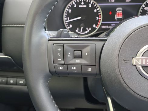 Used 2025 Nissan Pathfinder SL AWD/4WD image 22