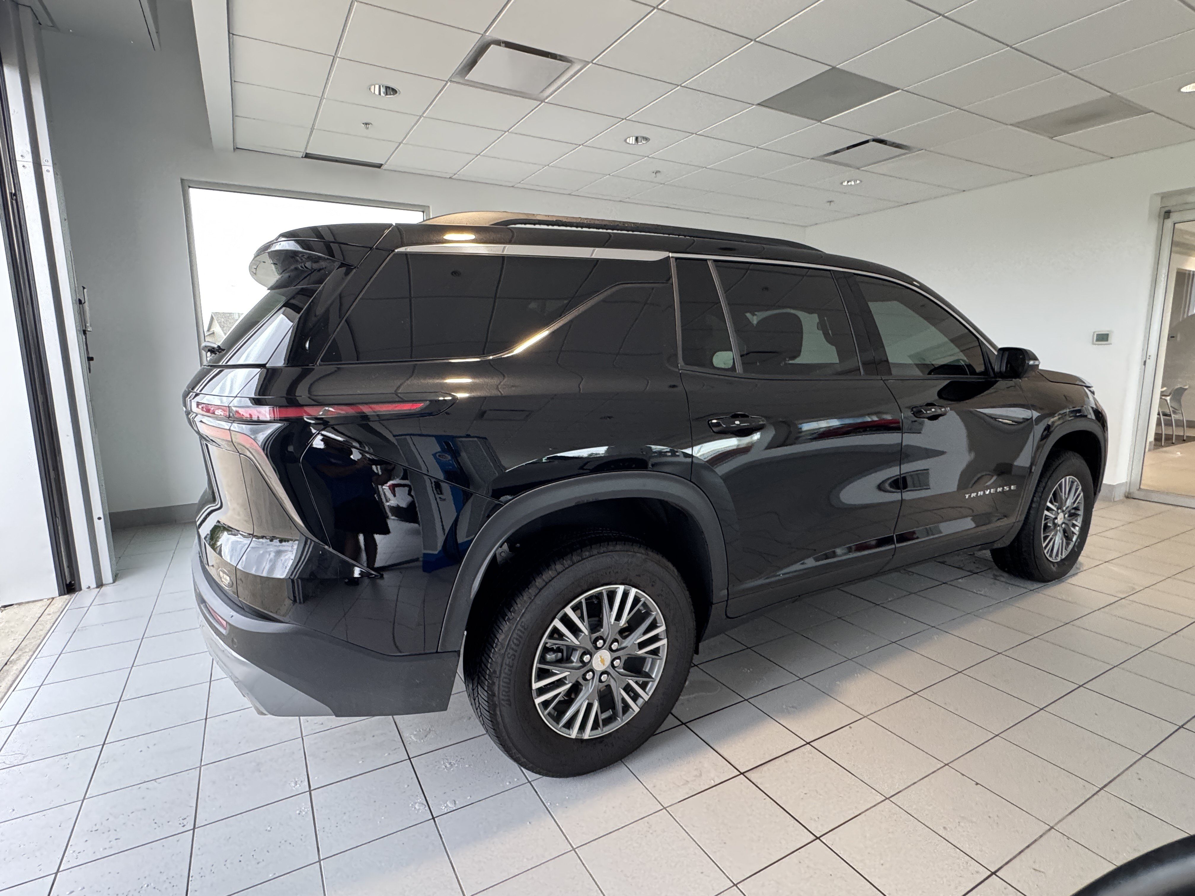 Used 2026 Chevrolet Traverse LT AWD/4WD image 7