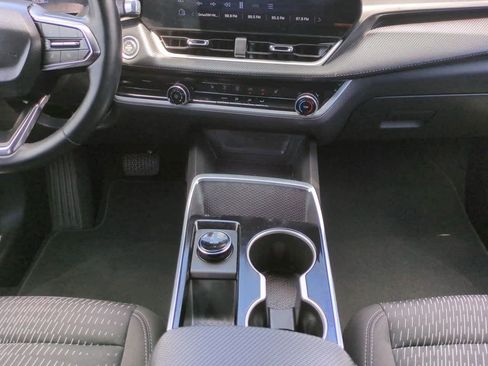 Used 2026 Chevrolet Equinox LT FWD image 18