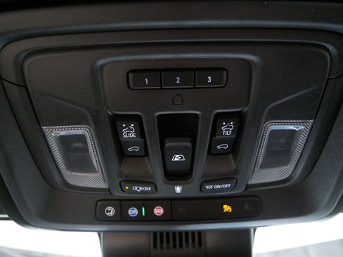 Used 2023 GMC Sierra 1500 AT4 w/ AT4 Premium Package AWD/4WD image 32