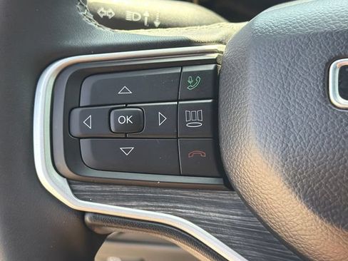 Used 2022 Jeep Wagoneer Series II w/ Rear Seat Video Group 1 AWD/4WD image 32
