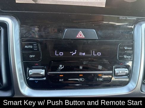 Used 2023 Kia Sorento S w/ Panoramic Sunroof Package FWD image 17