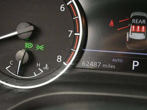 Used 2024 Nissan Rogue SV AWD/4WD image 31