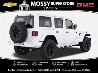 Used 2023 Jeep Wrangler Unlimited Sahara AWD/4WD video 4