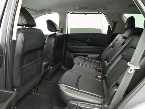 Used 2022 Nissan Pathfinder SL image 14