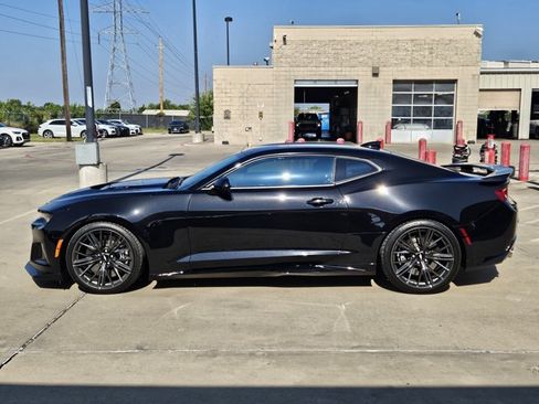 Used 2018 Chevrolet Camaro ZL1 RWD image 7