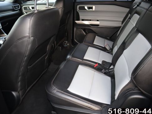 Used 2022 Ford Explorer XLT w/ Equipment Group 202A image 10