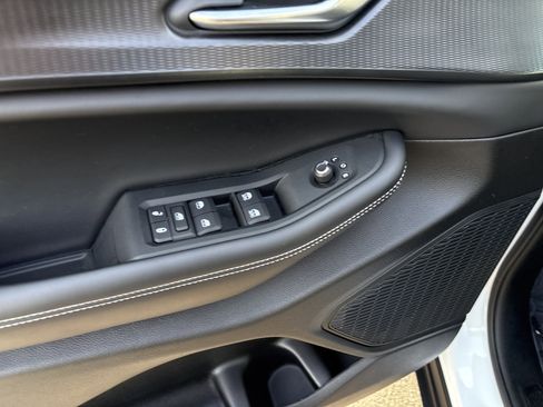 Used 2025 Jeep Grand Cherokee L Laredo image 15