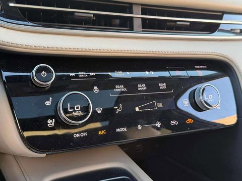 Used 2023 INFINITI QX60 Luxe w/ Cargo Package image 39