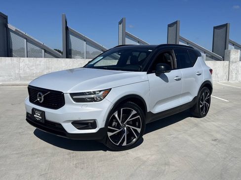 Used 2021 Volvo XC40 T5 R-Design w/ Advanced Package AWD/4WD image 2