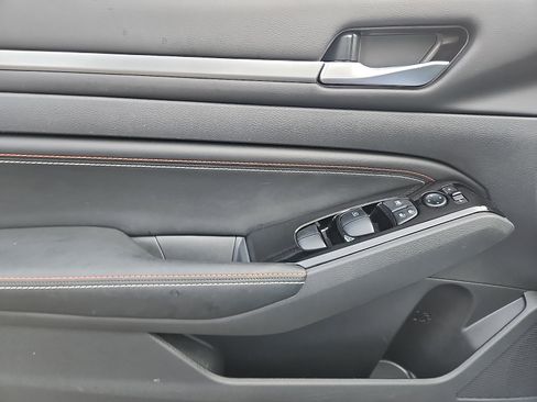 Certified 2023 Nissan Altima 2.5 SR w/ SR Premium Package FWD image 11
