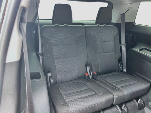 Used 2022 GMC Acadia SLE w/ Driver Convenience Package FWD image 29