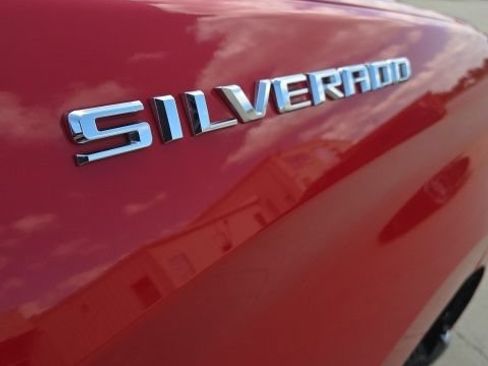 Used 2021 Chevrolet Silverado 1500 LT w/ Convenience Package II AWD/4WD image 46