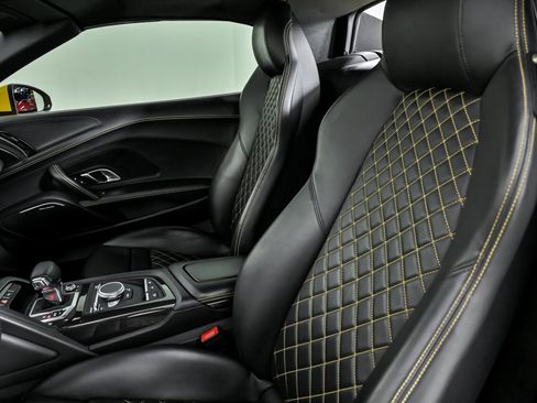 Used 2020 Audi R8 V10 w/ Carbon Exterior Package image 26