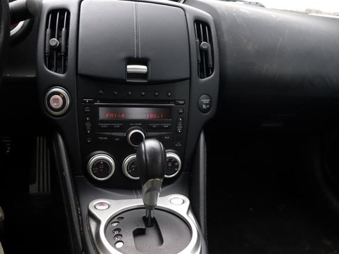 Used 2010 Nissan 370Z Touring image 9