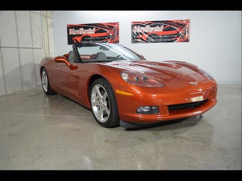 Used 2006 Chevrolet Corvette Convertible w/ Preferred Equipment Group RWD image 2
