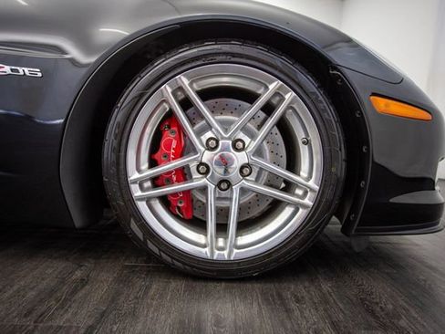Used 2006 Chevrolet Corvette Z06 w/ Preferred Equipment Group image 36