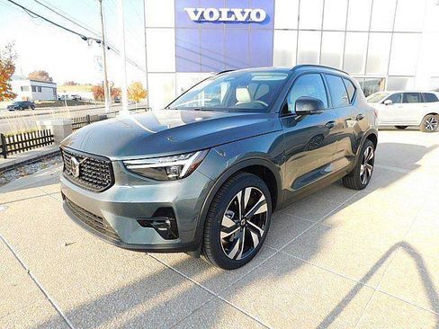 New 2026 Volvo XC40 B5 Ultra w/ Climate Package AWD/4WD image 3