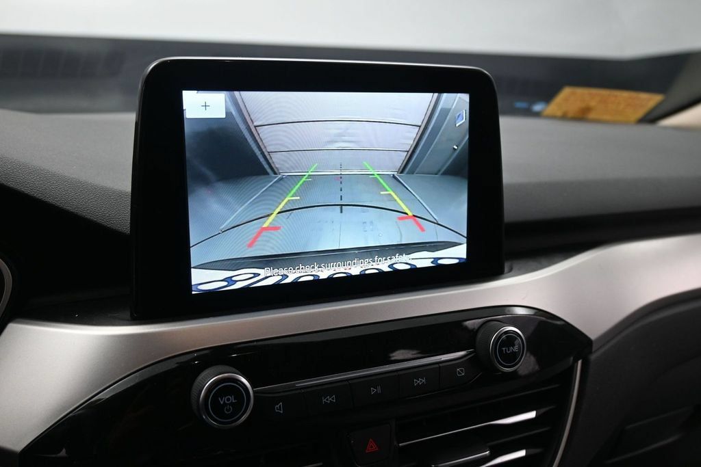 Used 2020 Ford Escape SE Sport FWD image 16