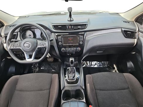 Used 2021 Nissan Rogue Sport S image 9