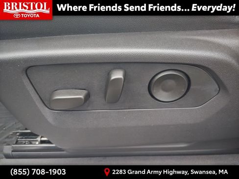 Used 2024 Chevrolet Silverado 1500 High Country w/ Technology Package AWD/4WD image 19