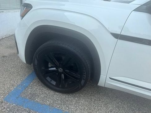 Used 2023 Volkswagen Atlas SEL R-Line AWD/4WD image 8