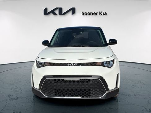 Used 2023 Kia Soul S FWD image 2