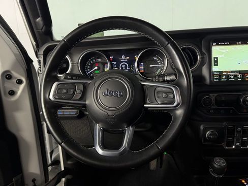 Used 2022 Jeep Wrangler Unlimited Sahara AWD/4WD image 14