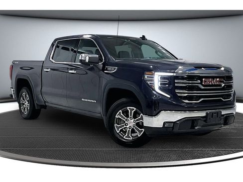Used 2025 GMC Sierra 1500 SLT image 2
