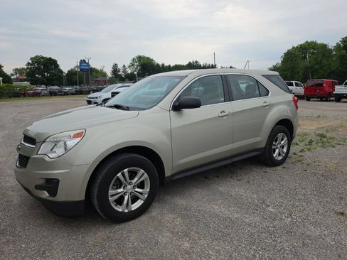 Used 2013 Chevrolet Equinox LS FWD image 2