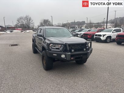 Used 2017 Toyota Tacoma TRD Off-Road w/ Tow Package (A/T)