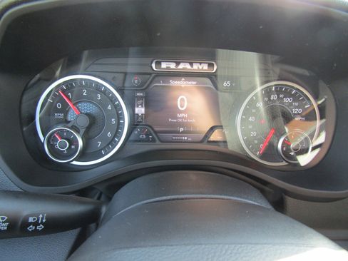 New 2026 RAM 1500 Express AWD/4WD image 21
