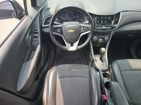 Used 2019 Chevrolet Trax LT w/ LT Convenience Package AWD/4WD image 22