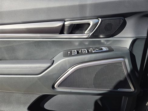 New 2025 Kia Telluride S image 16