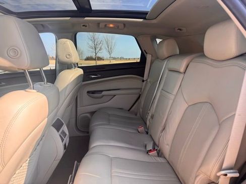 Used 2014 Cadillac SRX Luxury image 28