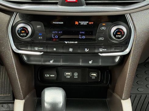 Used 2019 Hyundai Santa Fe SEL FWD image 26