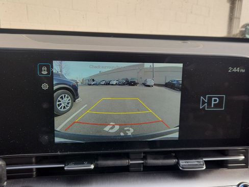 Used 2025 Hyundai Kona SEL image 17