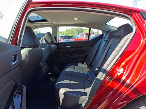 New 2025 Nissan Altima 2.5 SR w/ SR Premium Package image 6