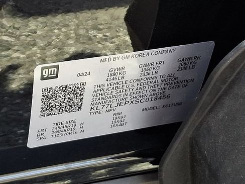 Used 2025 Chevrolet Trax RS w/ Driver Confidence Package FWD image 31