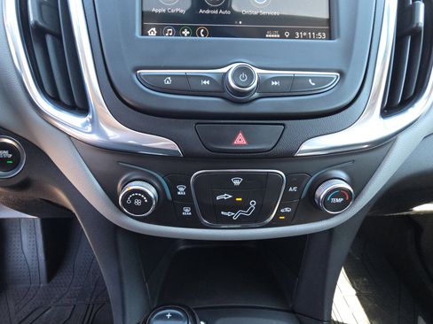 Used 2019 Chevrolet Equinox LS w/ LS Convenience Package image 23