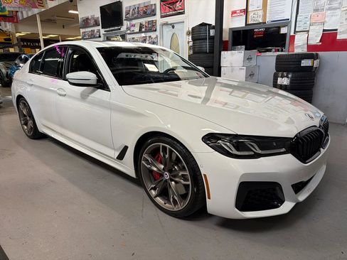 Used 2023 BMW M550i xDrive w/ Executive Package image 3